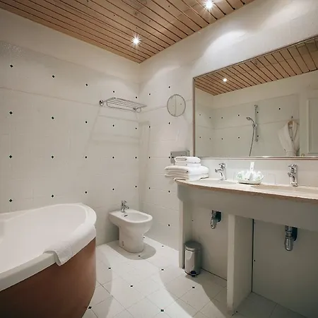 Hotel Ombremont Jean-pierre Jacob 4*